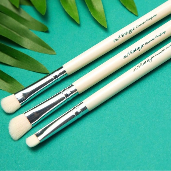 The Vintage Cosmetic Company Other - 💫NEW💫Smokey eye Makeup Brush Set💫